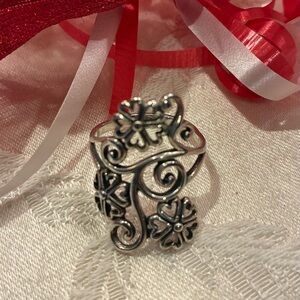 Sweet Elongated Sterling Silver Flower & Scrolled Ring Design Size 71/2